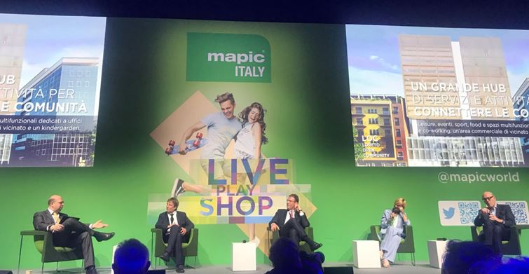 Magliozzi parla alla conferenza di MAPIC 2022 a tema retail sostenibile.