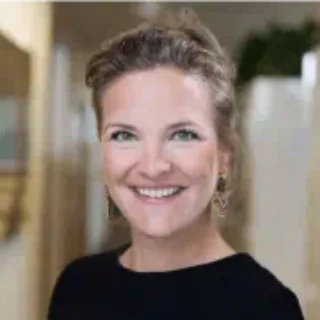 A head shot of Christine Disch.