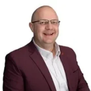 James Cooper Head shot.