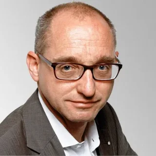 Heinrich Bauer headshot, Head of Division Project Management at Arcadis